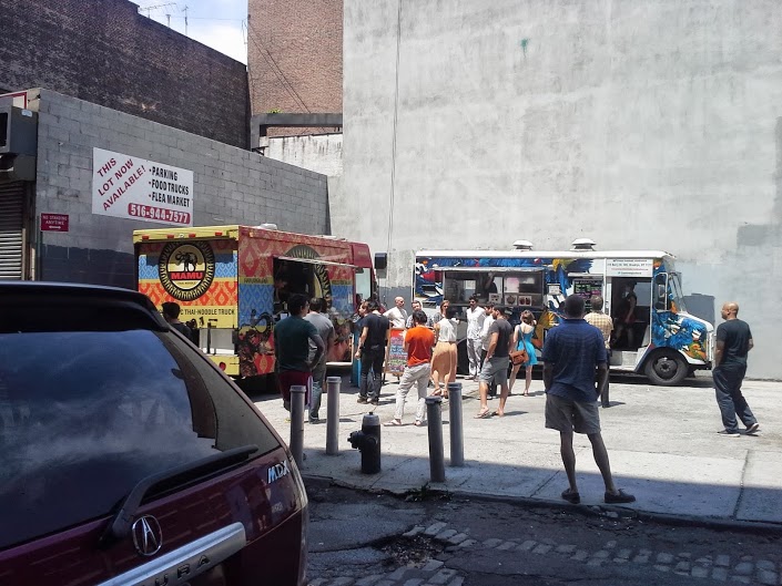 Food Trucks and Fashion on Hurray Kimmay - Trucks at the Dumbo lot in Brooklyn